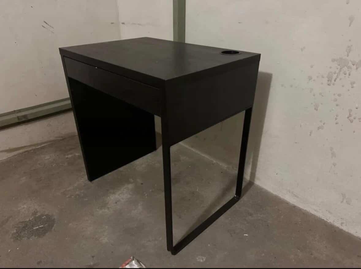 Malý psací stůl IKEA - 2