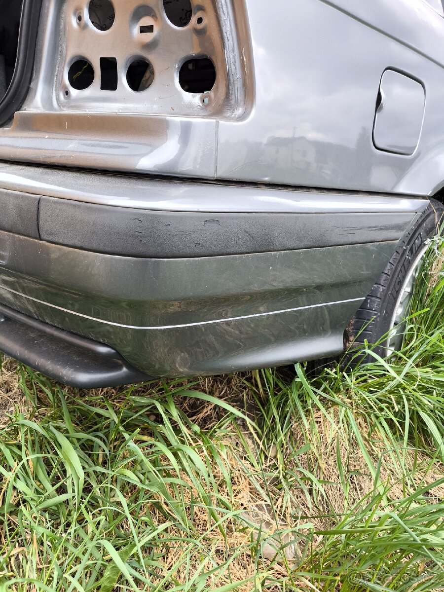E36 sedan zadní nárazník - 2