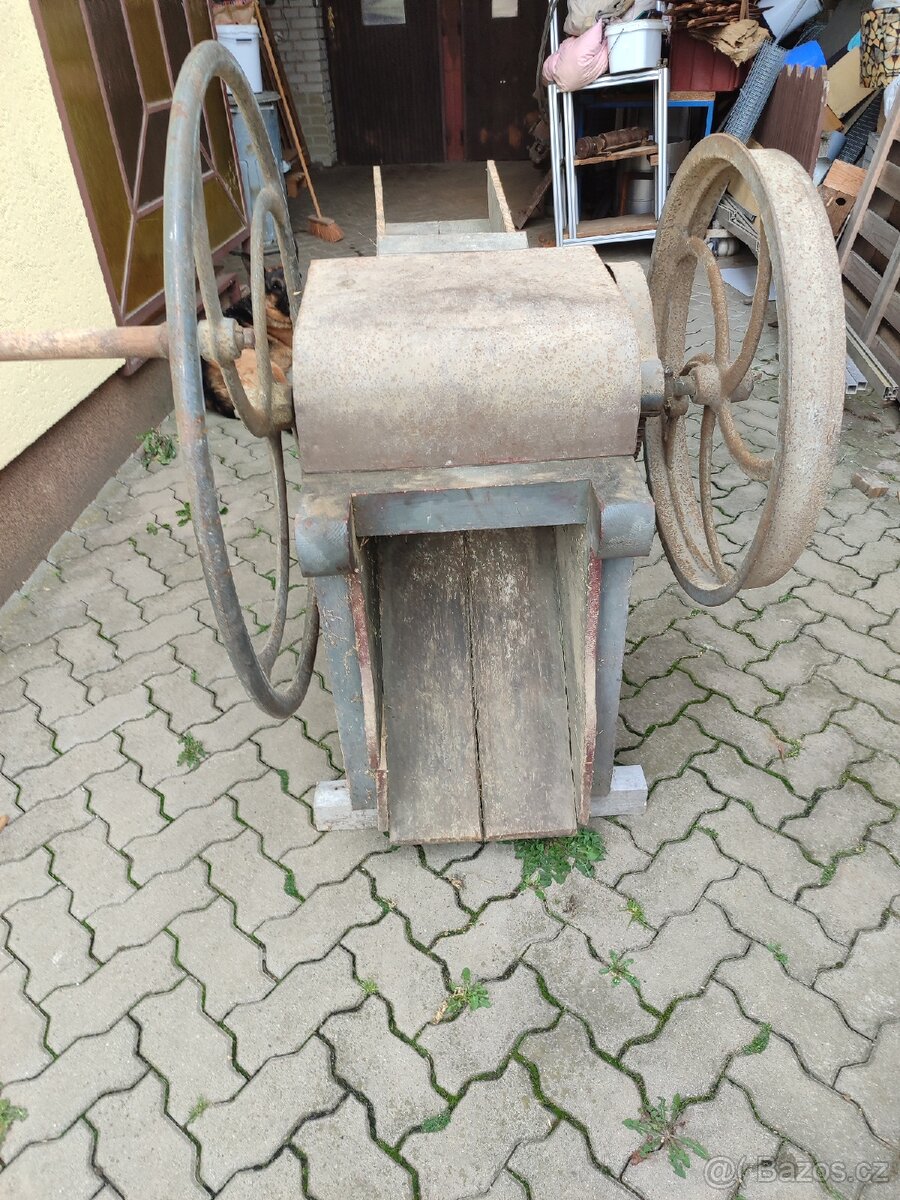 Řezačka na kopřivy - 2