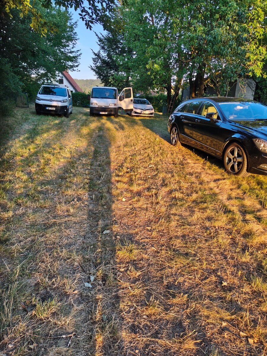 Slapy-Lahoz velky pozenek s chatou - 2