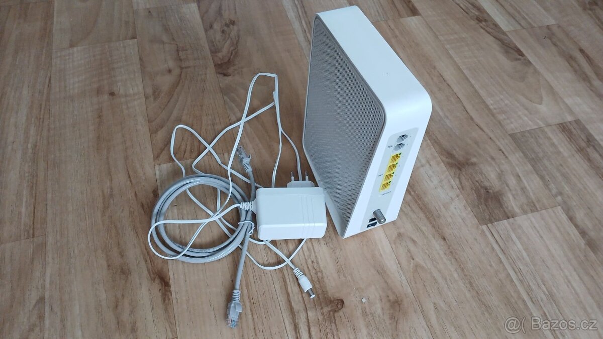 Compal CH7465LG Wi-Fi 2.4/5 GHz modem - 2