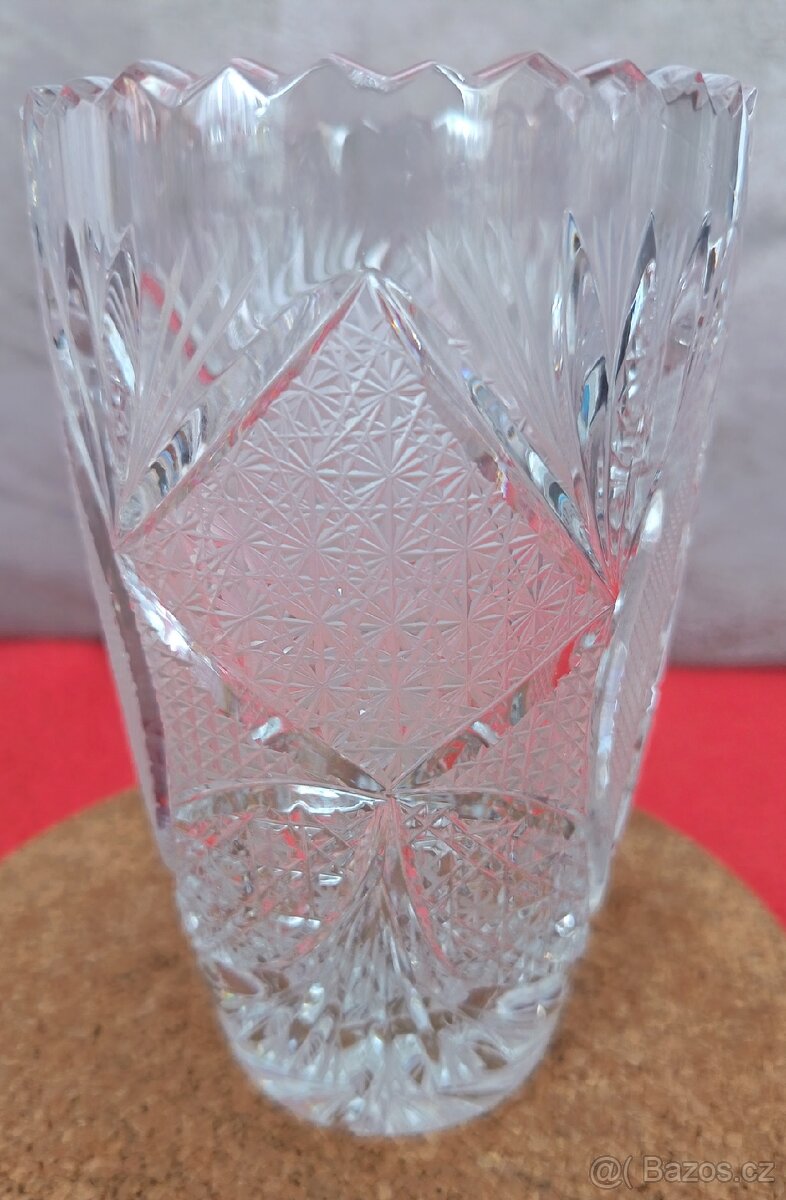 Broušená váza - 2