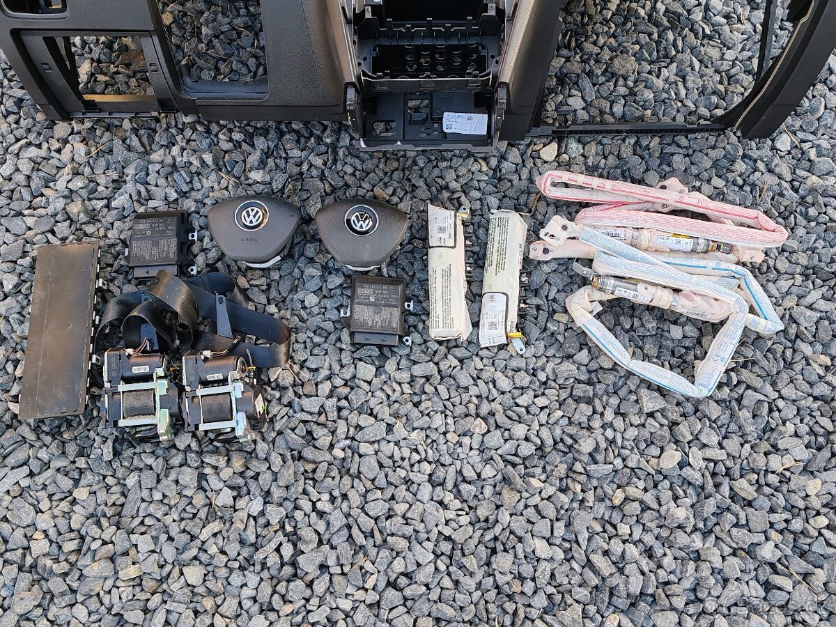 Volkswagen Passat B8 Palubní deska s airbagy - 2