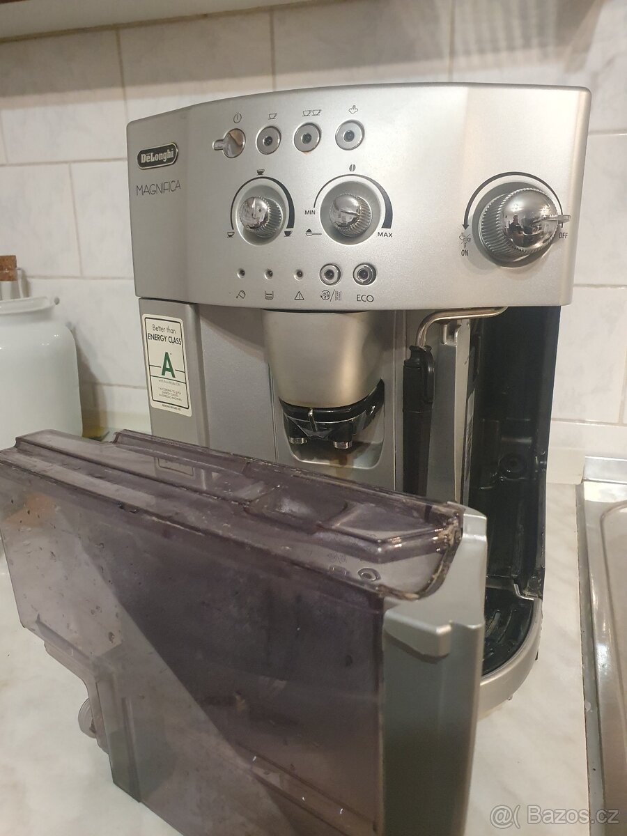 Kávovar DeLonghi Magnifica - 2