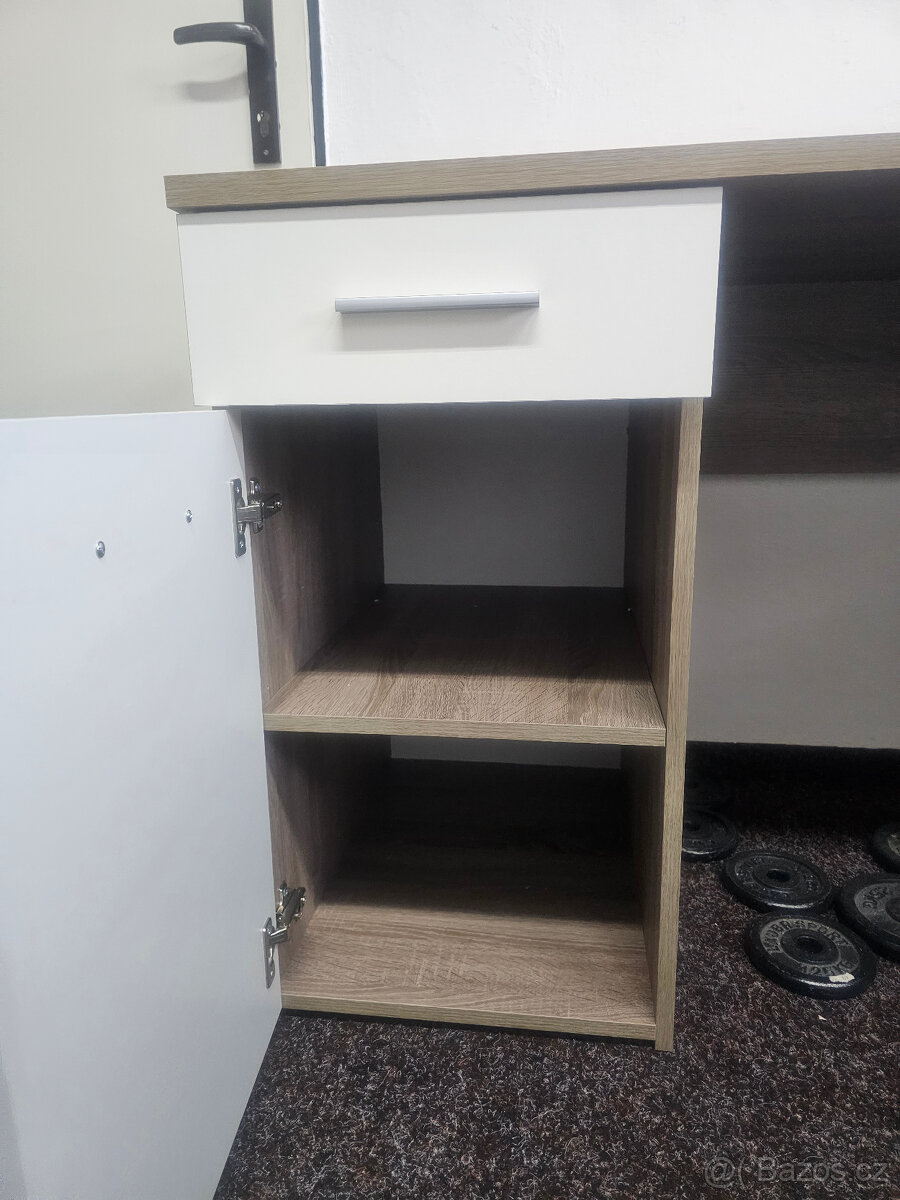 Kancelářský stůl bílý - 2