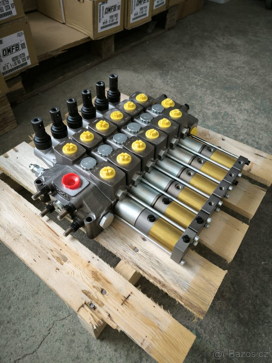 Hydraulický/Elektrický rozvaděč - 2