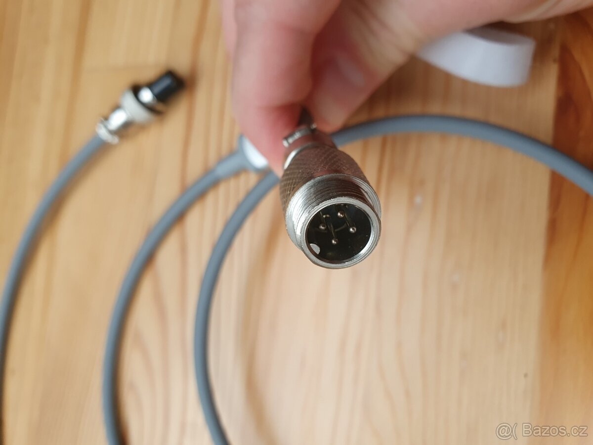 Spirálový USB-C kabel ke klávesnici - 2