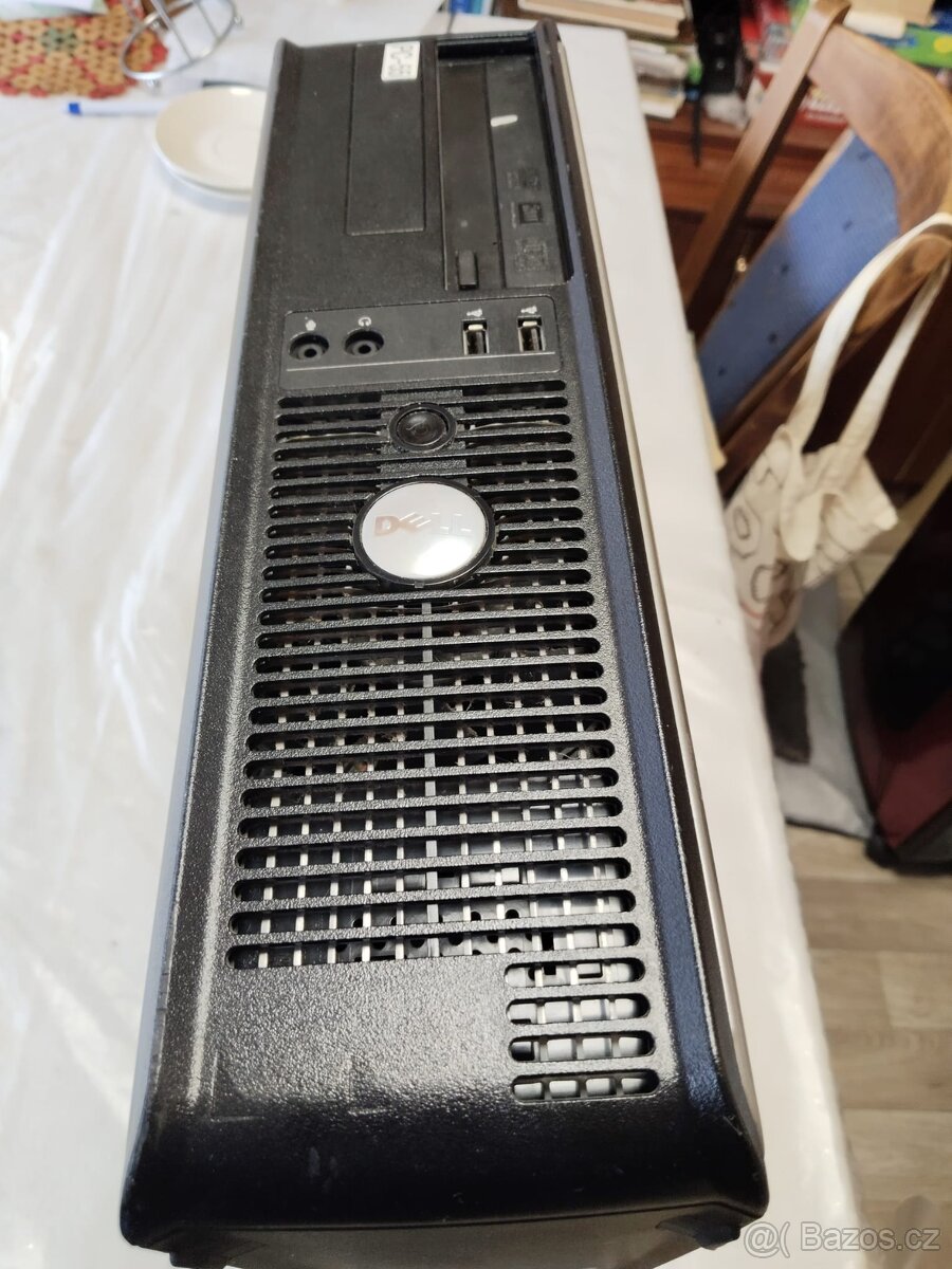 Prodám starší PC stolní DELL - 2
