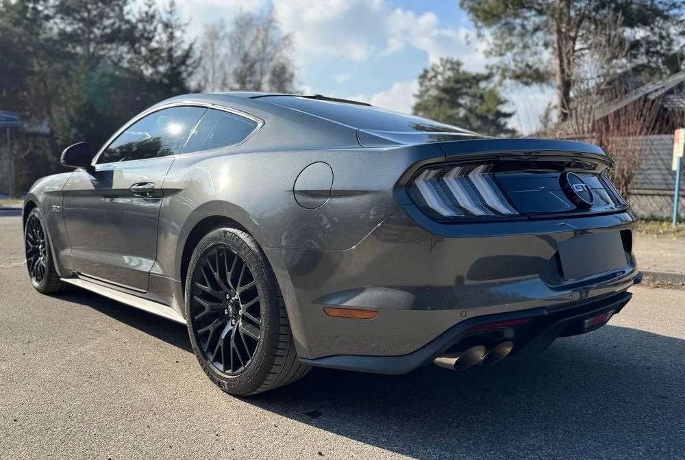 Ford Mustang - 2
