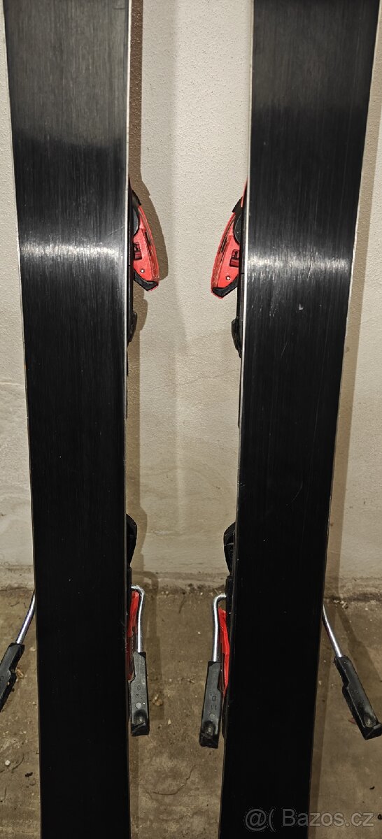 Slalomové lyže atomic - 2
