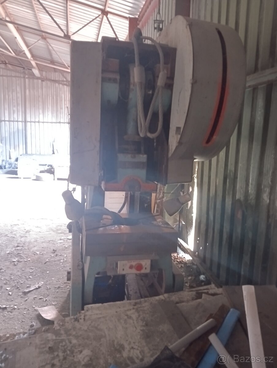 Excentrický lis - 2