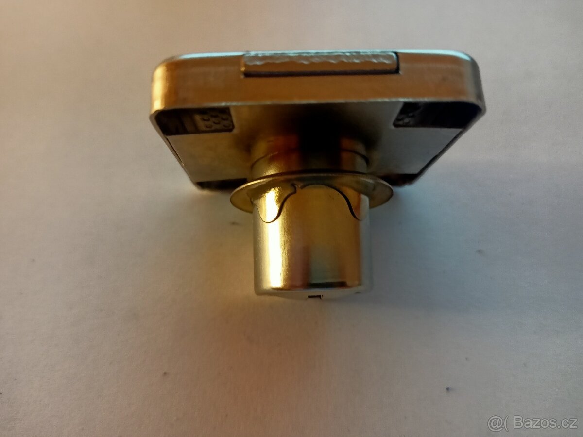 zásuvkový zámek - 2