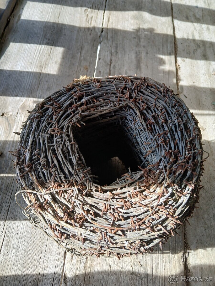Ostnatý drát - 2