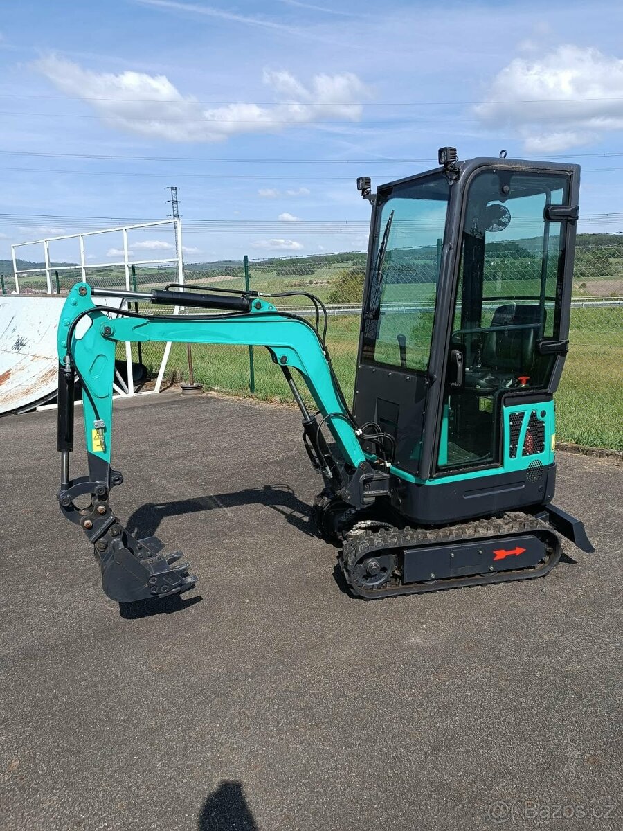 PRONÁJEM MINI BAGRU 1T - 2