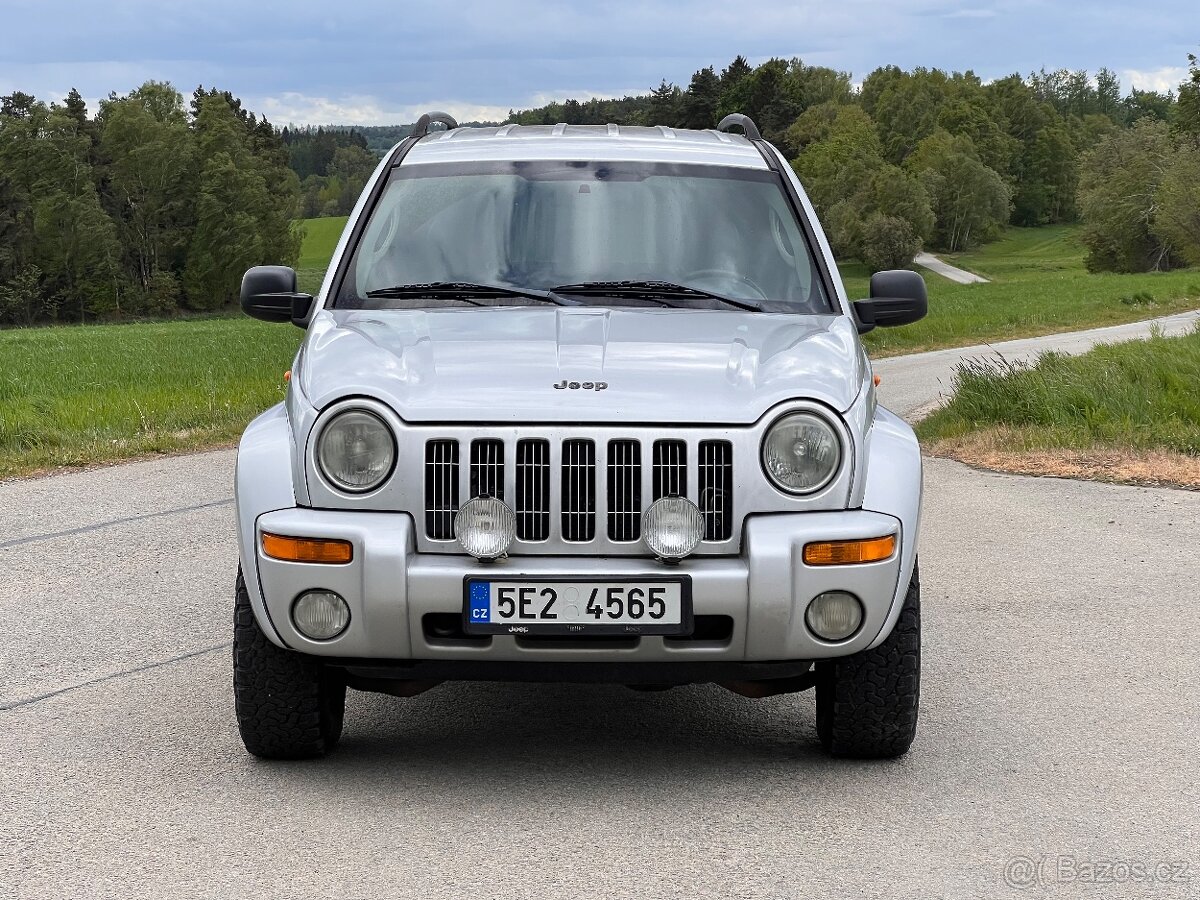Jeep Cherokee KJ 2.8 CRD Automat 4x4 - 2
