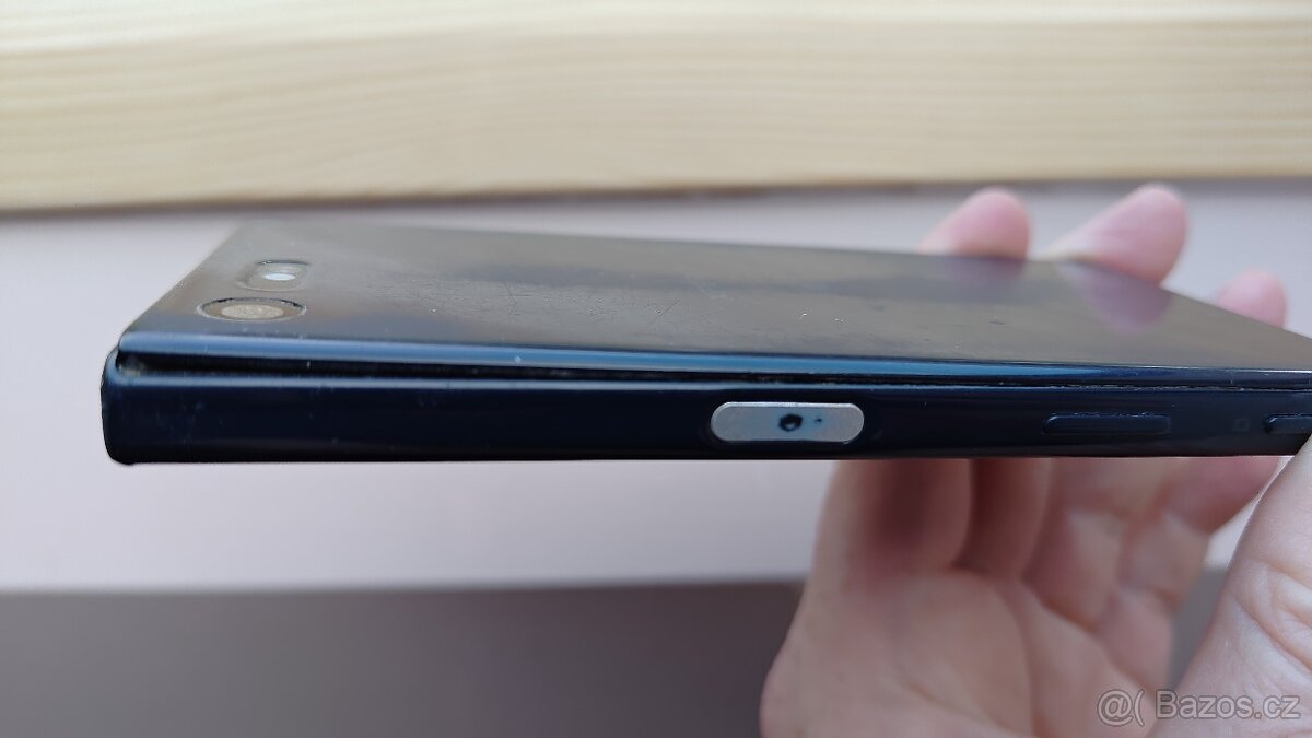 Sony Xperia X Compact - 2