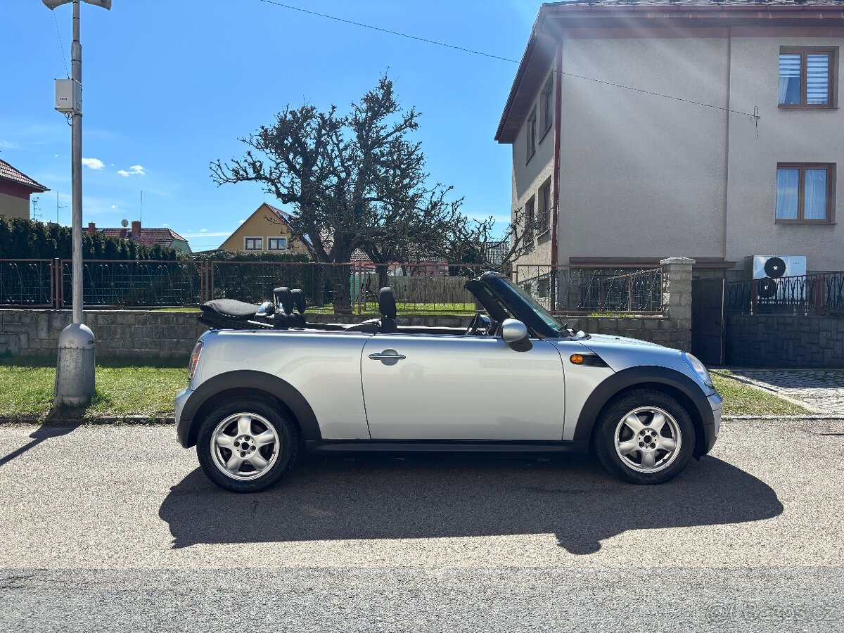 Mini Cooper 1.6 Benzín Kabriolet - 2