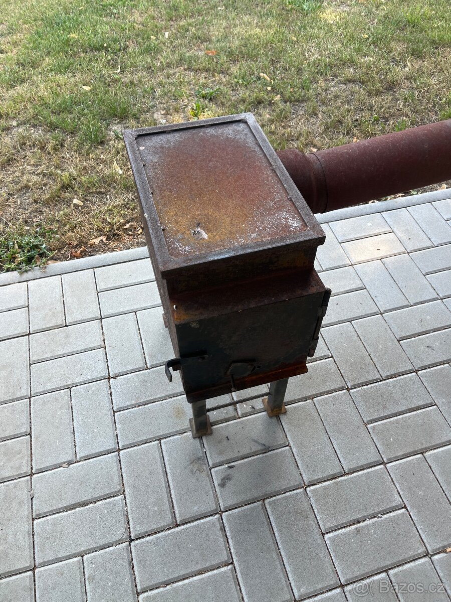Dřevěná udírna - 2