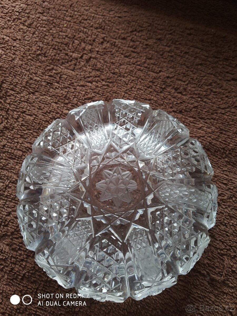 Masivní broušené sklo - popelnik - 2