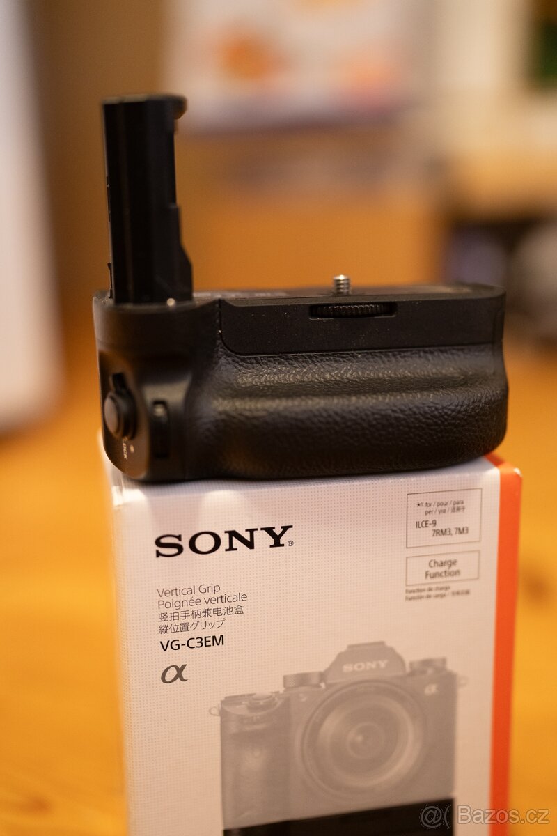 Originální Sony bateriový grip VG-C3EM pro A7III - 2