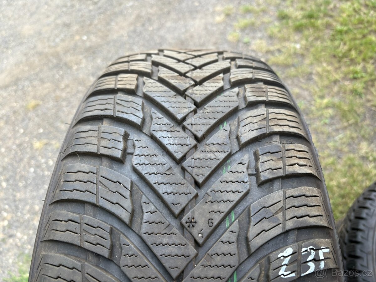 4ks celoroční pneu Nokian 235/55/18 - 2