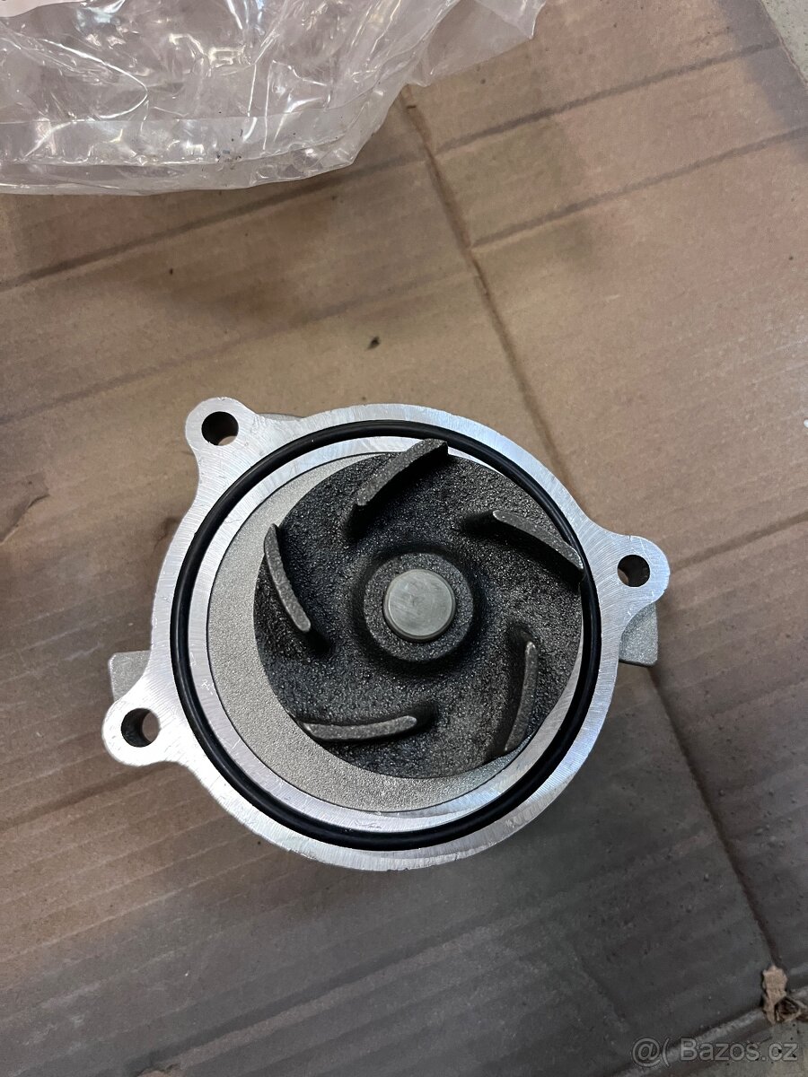 Vodní pumpa Audi 100 C4 avant, A6 avant, VW van - 2