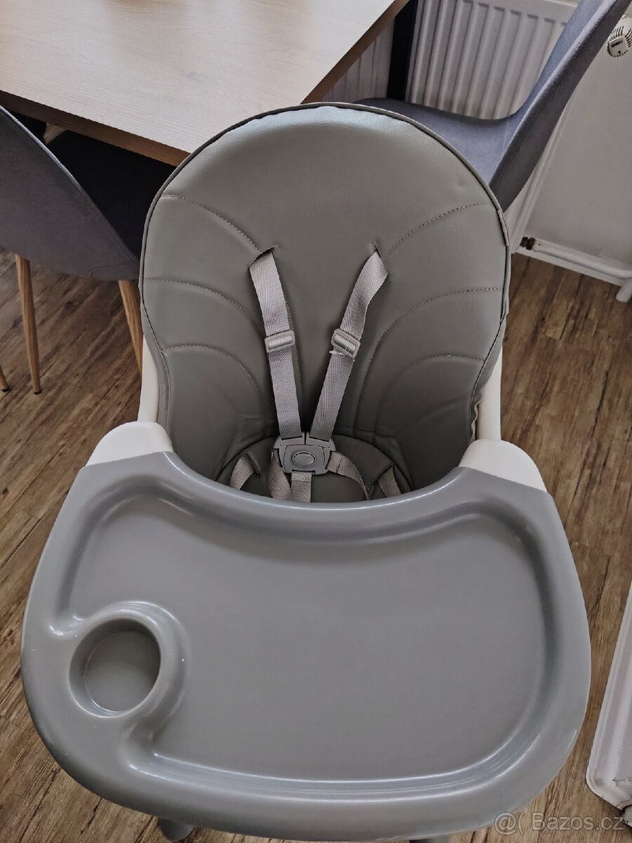 Dětská židlička jídelní - 2