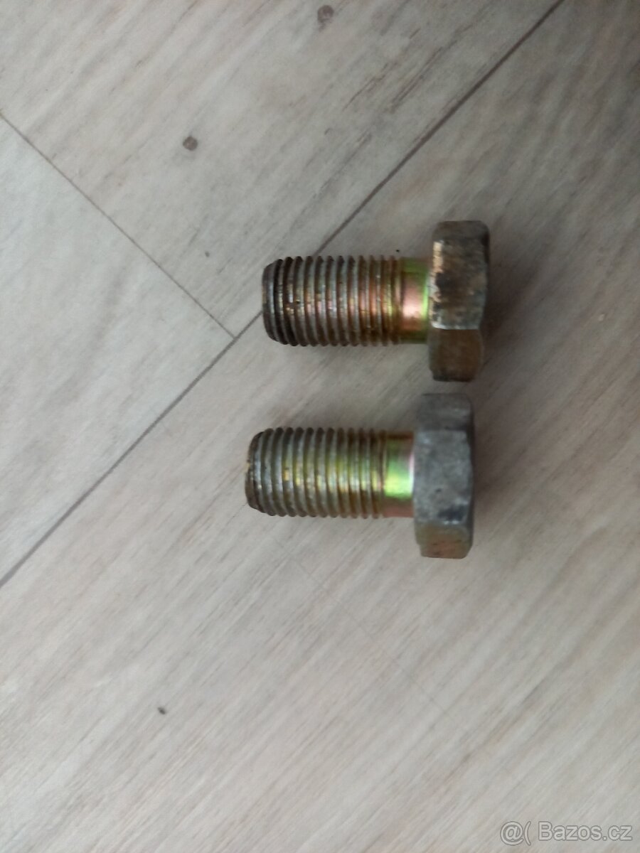 Šroub uchycení bezpečenostních pásů 3B0857799 - 2