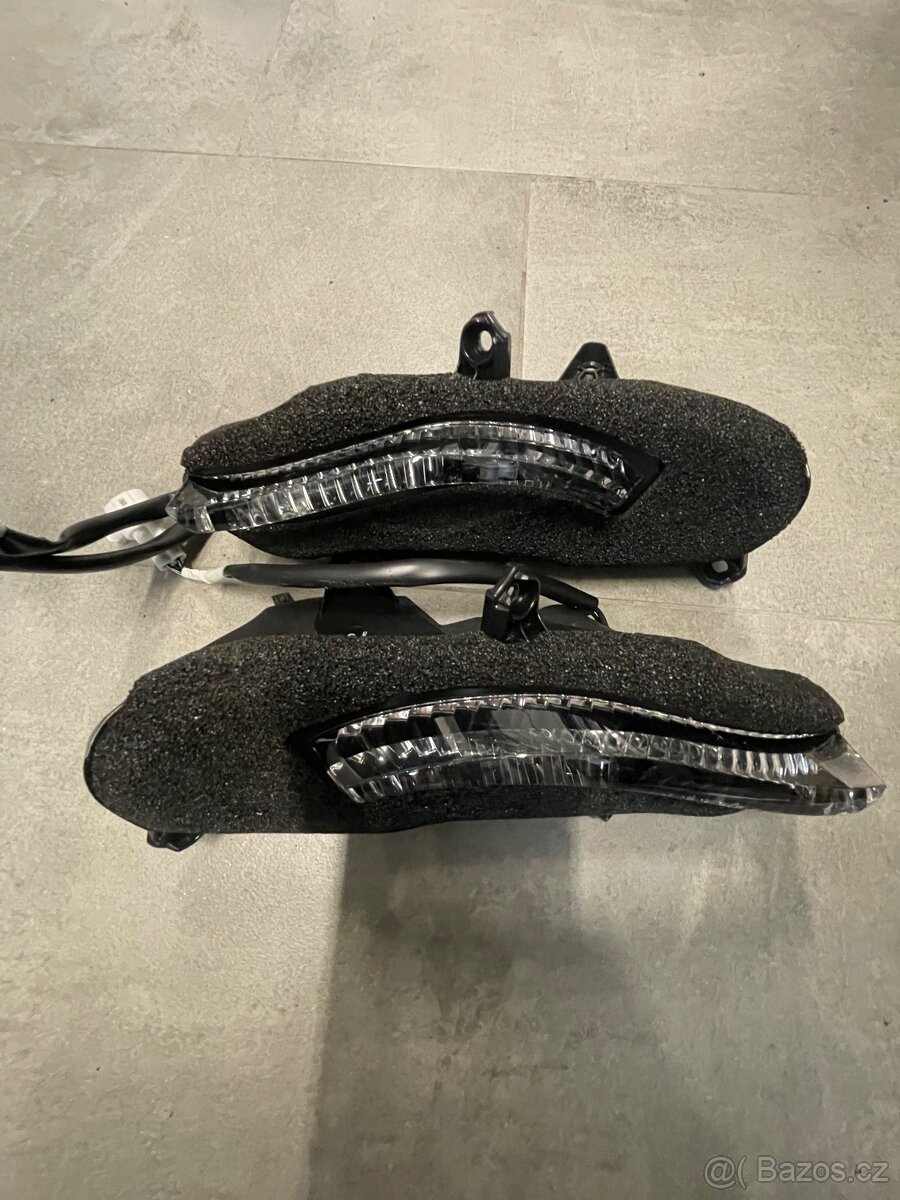 Yamaha R6 2017-2023 světla , originál díly - 2