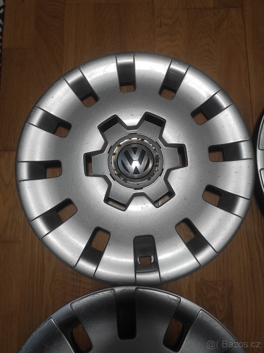 Sada 4 kusů poklic Volkswagen (15") - 2