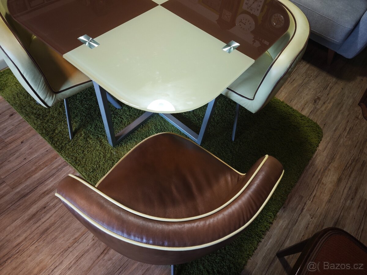 Prodám pěkný kávový retrostolek - 2