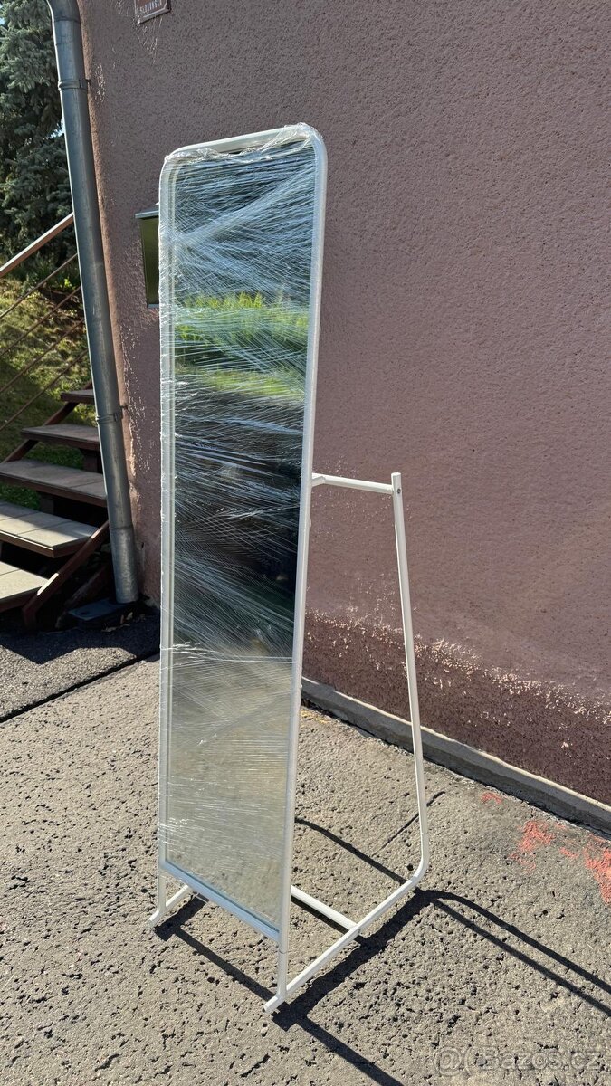 Krásné stojací zrcadlo - 2