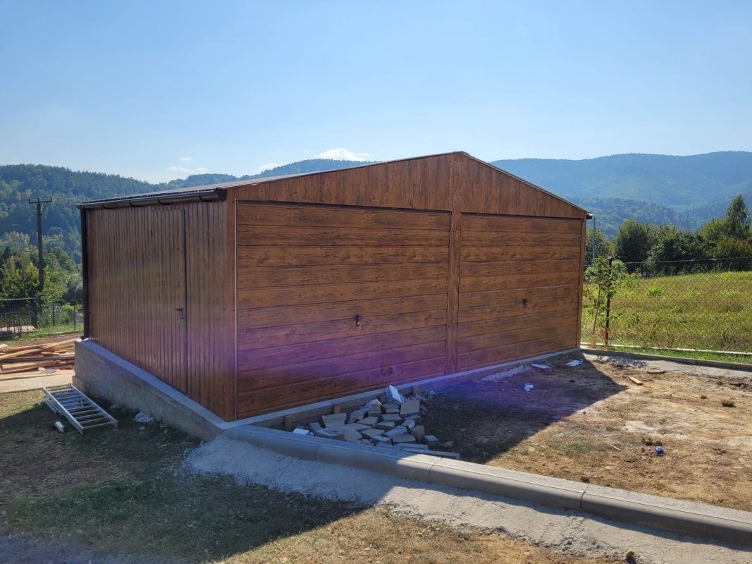 Plechová garáž 6x6 m - 2