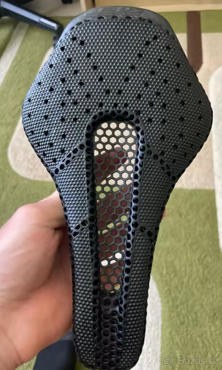 Karbonové sedlo 3D - 2