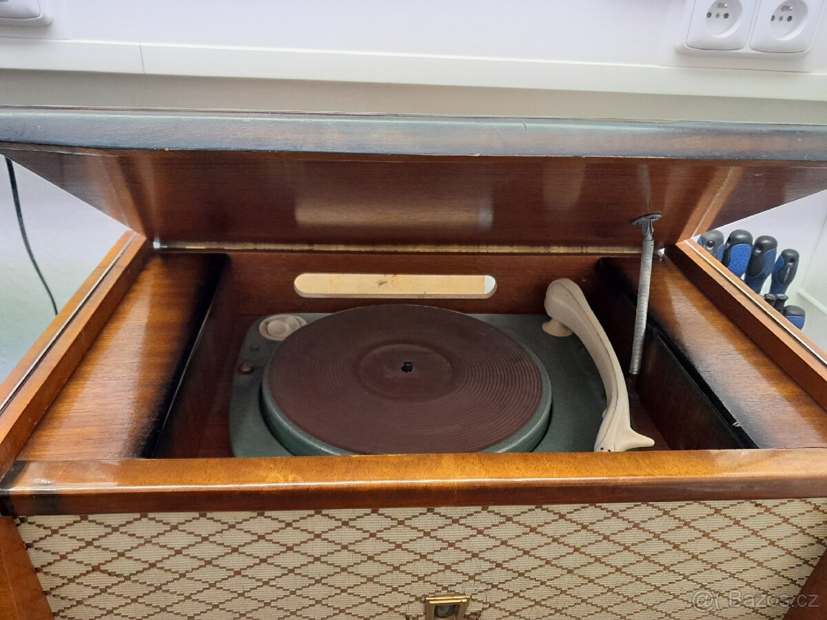 Gramoradio tesla 1005A - 2