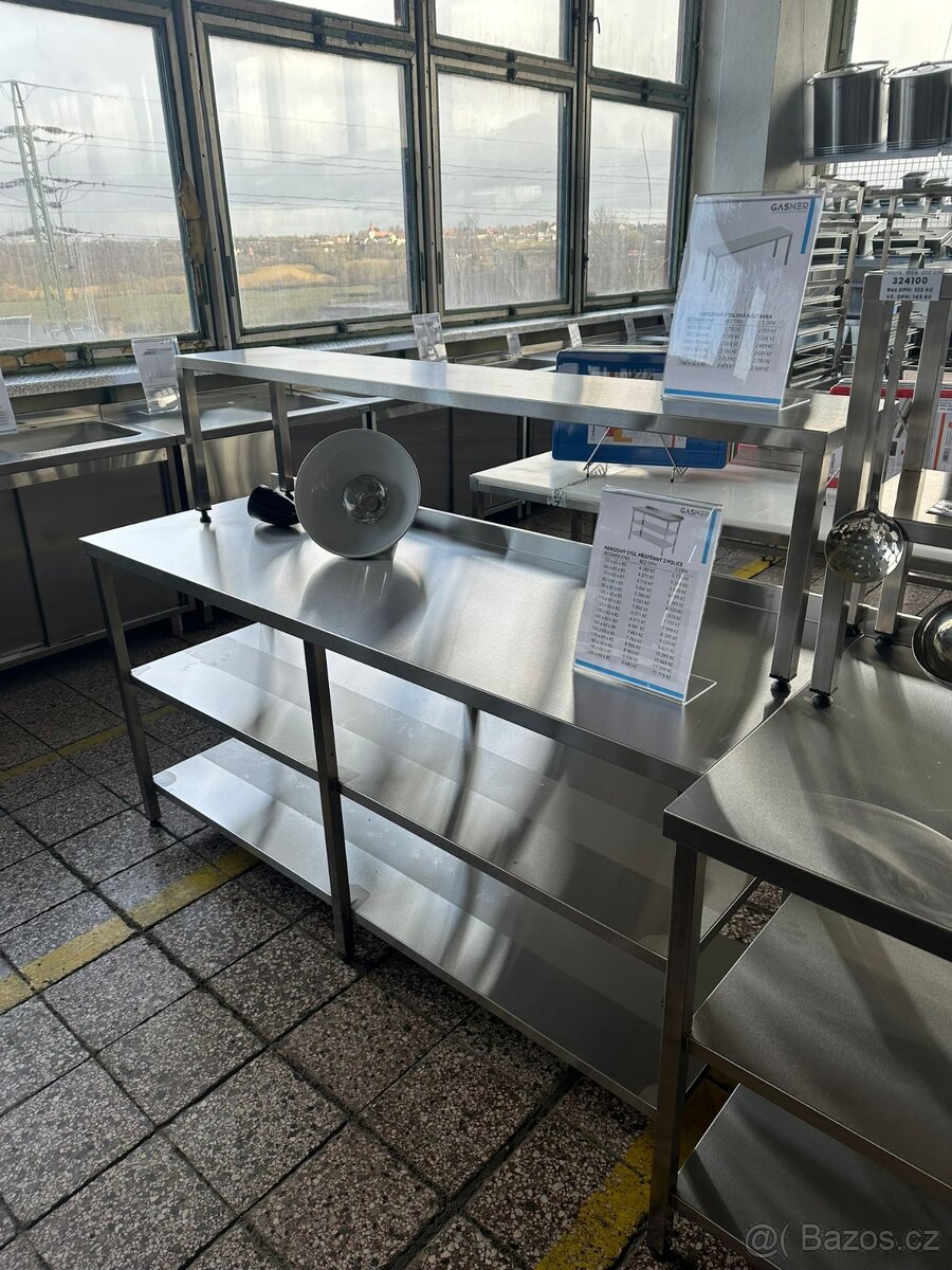 Nerezový stůl 2 police - 2