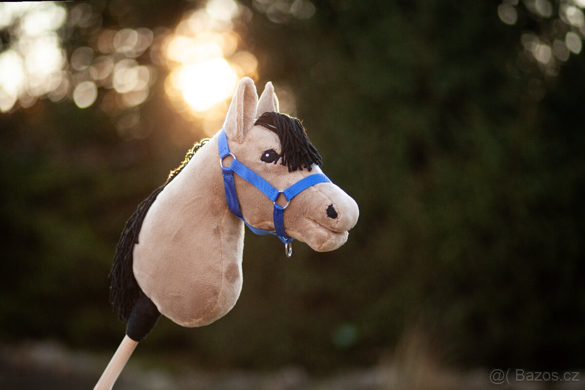 Hobby Horse s ohlávkou a darčekom - 2