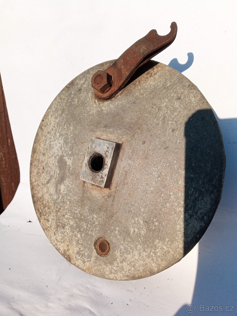 Štít Jawa pérák - 2