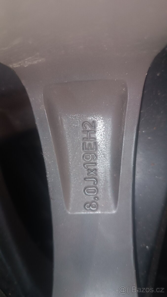 ALU kola Brock r19 - 2