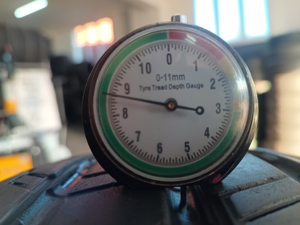 215/75 R16C CONTINENTAL (2118) - 2