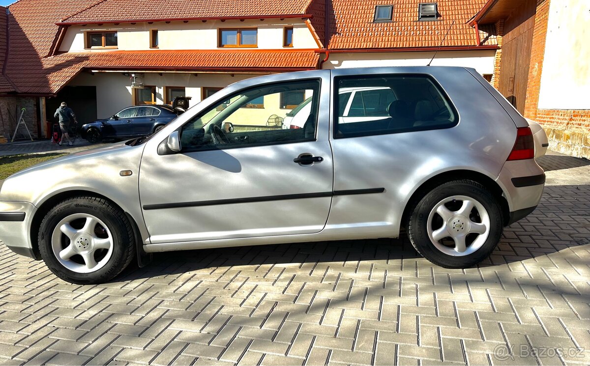 Volkswagen Golf 4 - 2