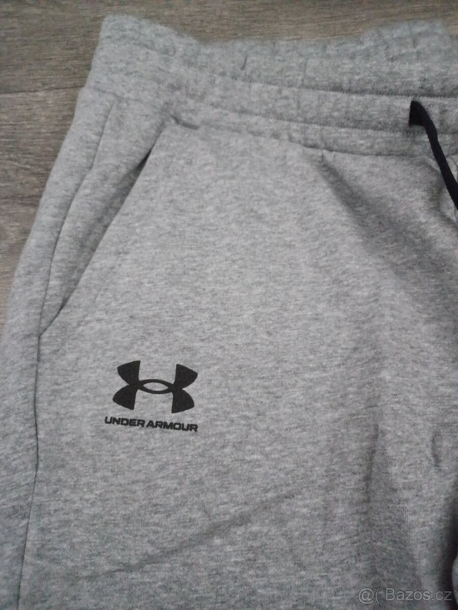 Nové dámské tepláky Under Armour - 2