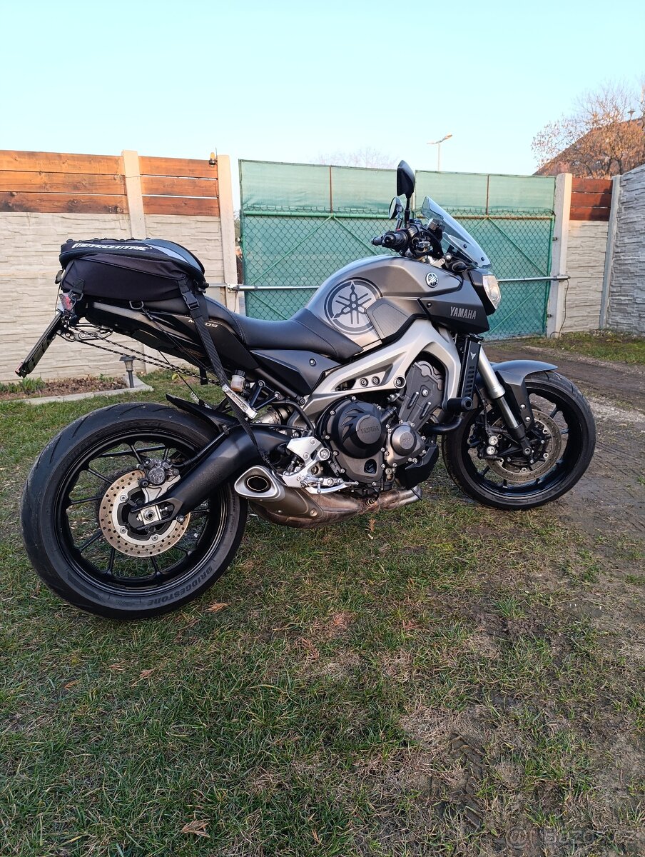 Yamaha MT 09 - 2
