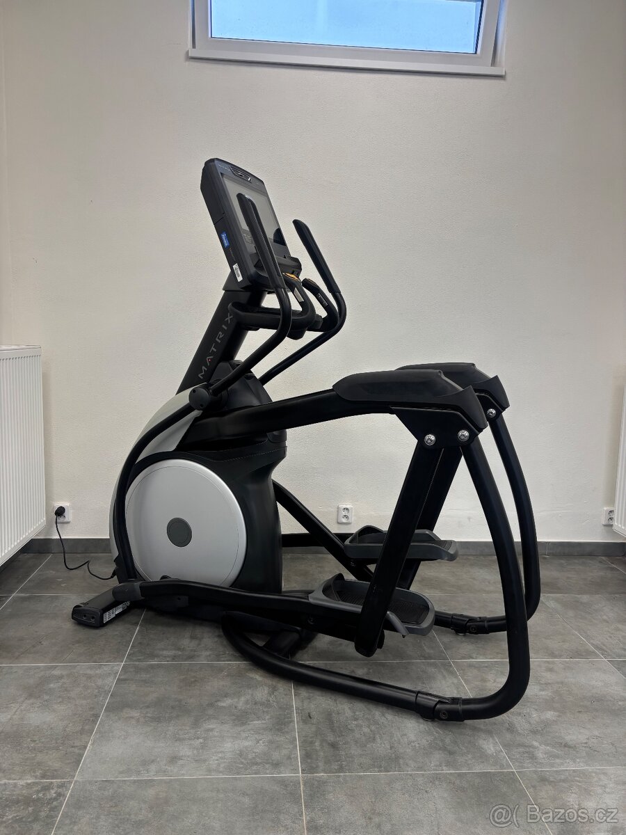 MATRIX Endurance LCD - eliptický trenažer - 2