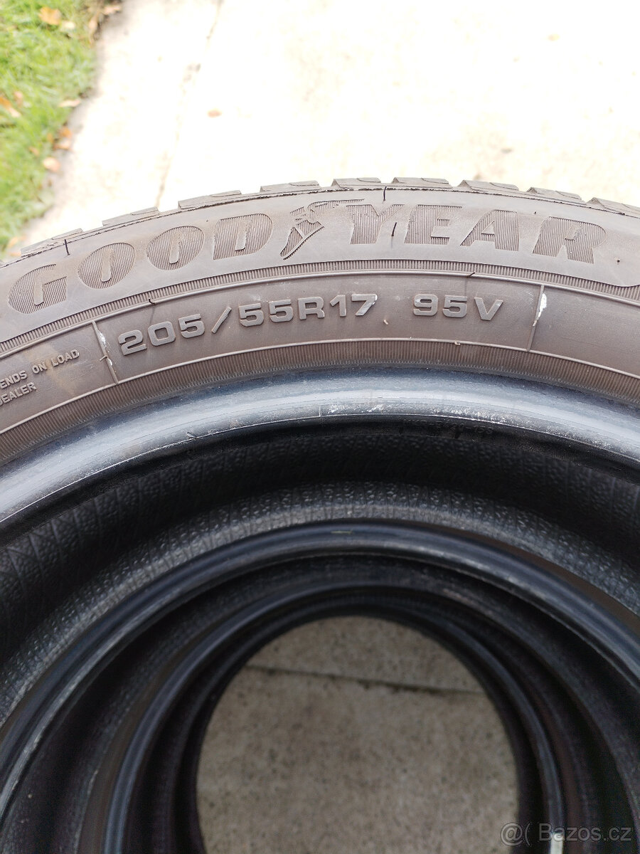 205/55R17 - 2