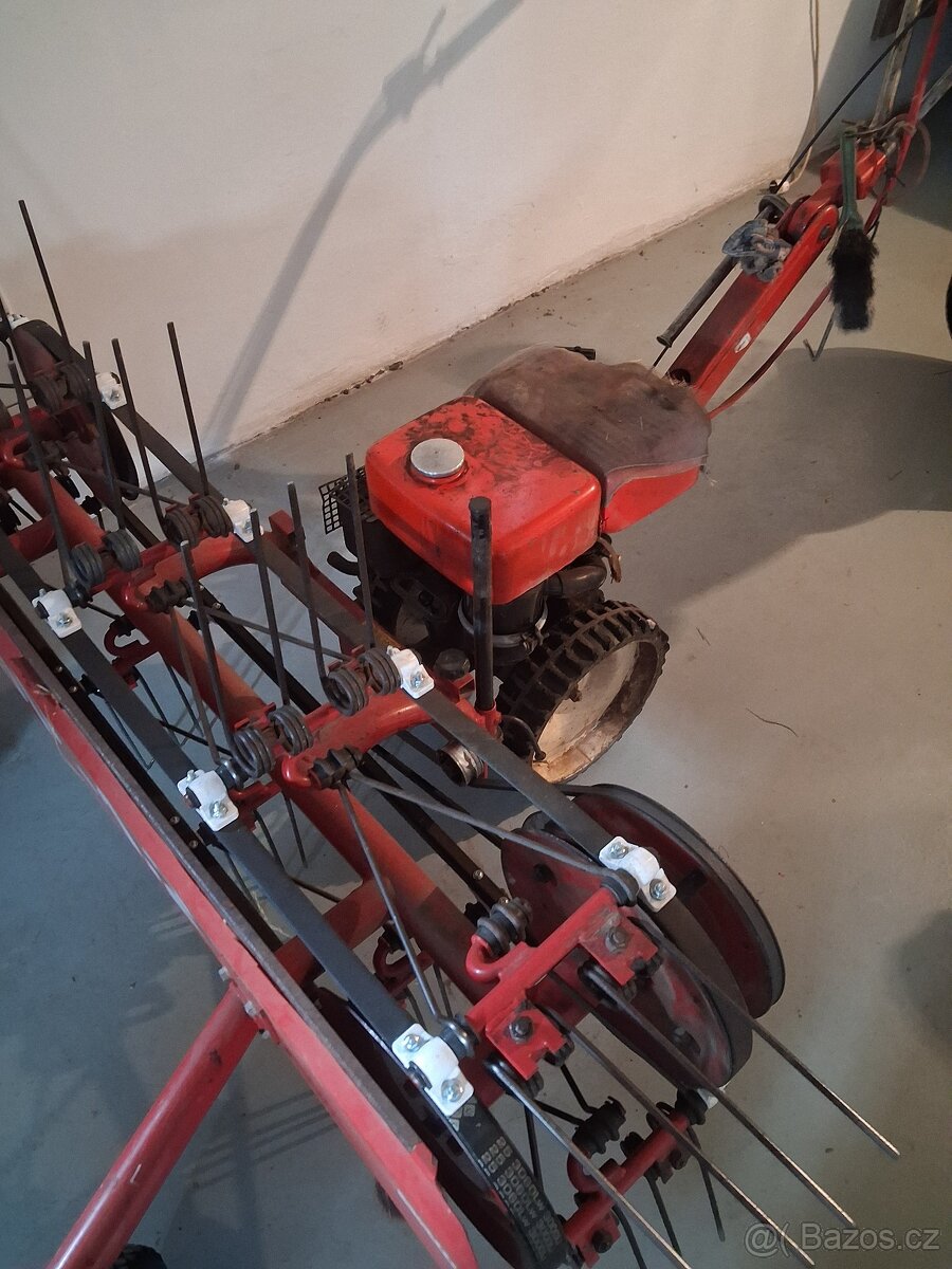obraceč na seno s vari - 2