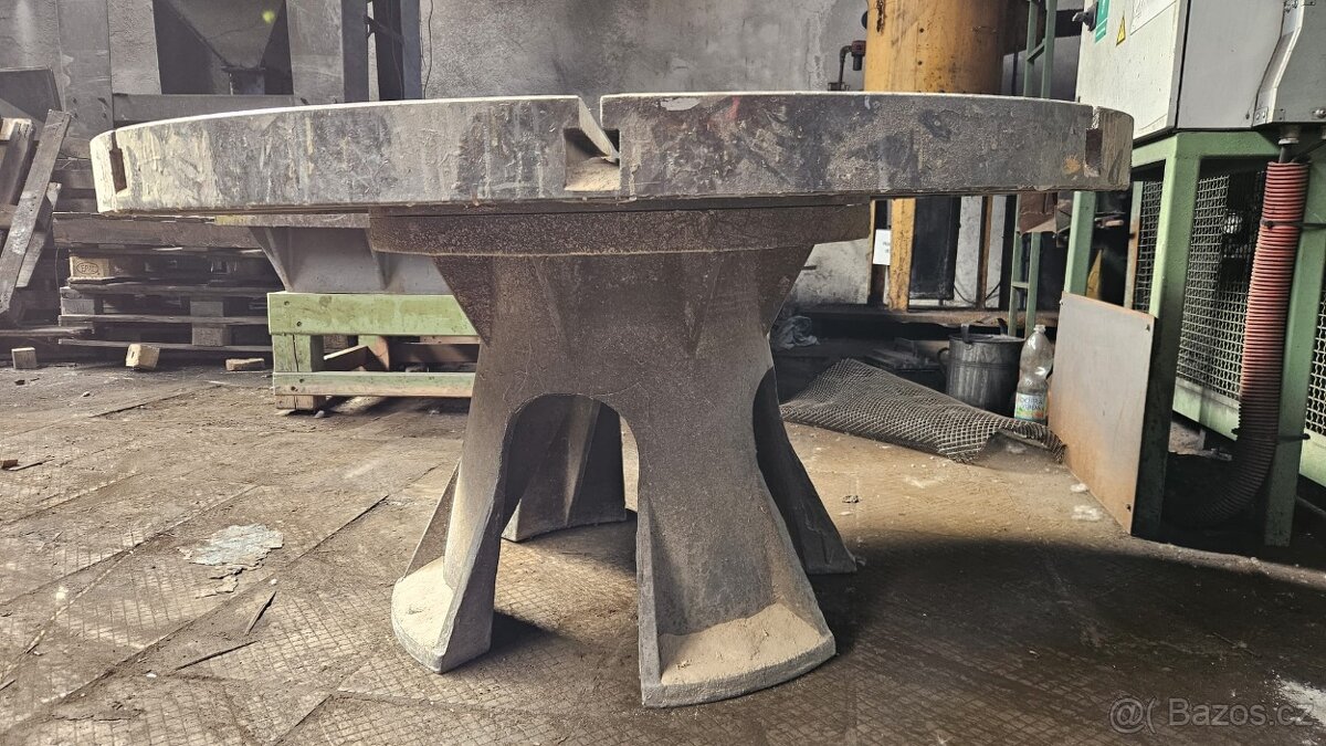 Litinový stůl 152cm, T drážky - 2