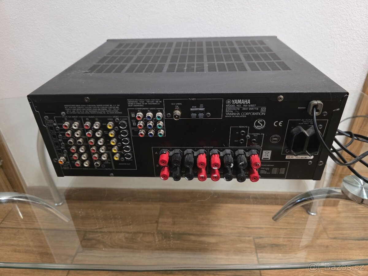 Yamaha RX-V557 - 2
