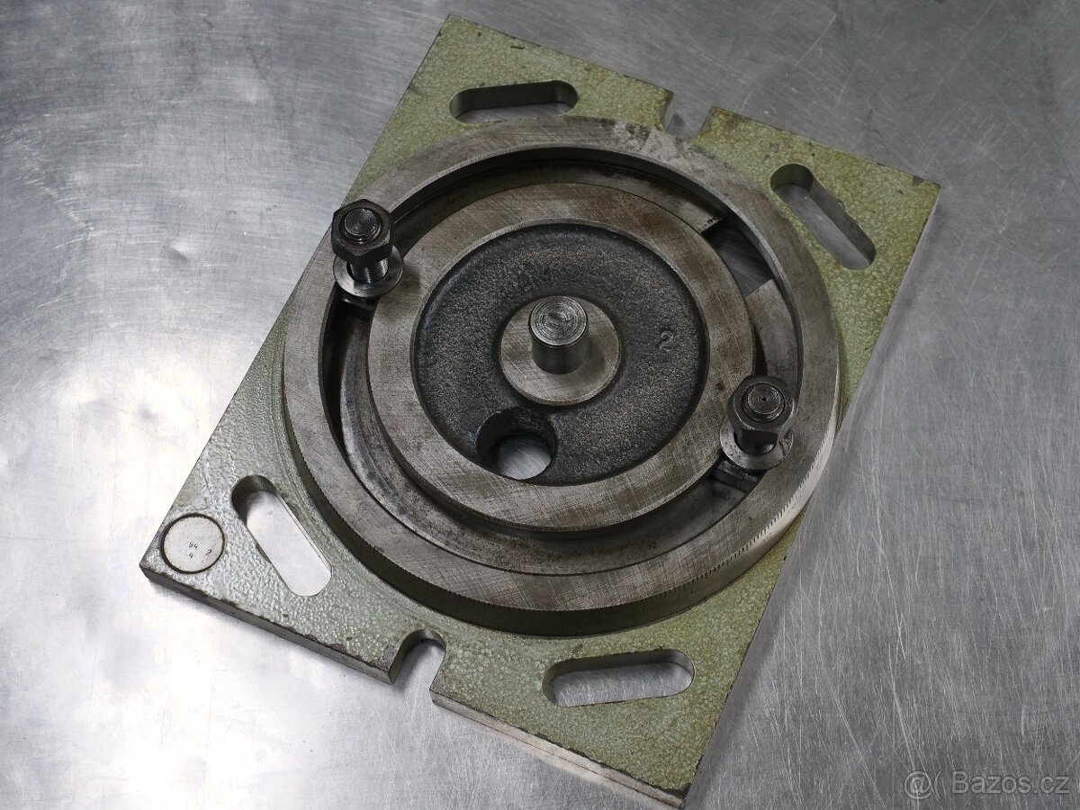 Strojní svěrák otočný - točna - 2