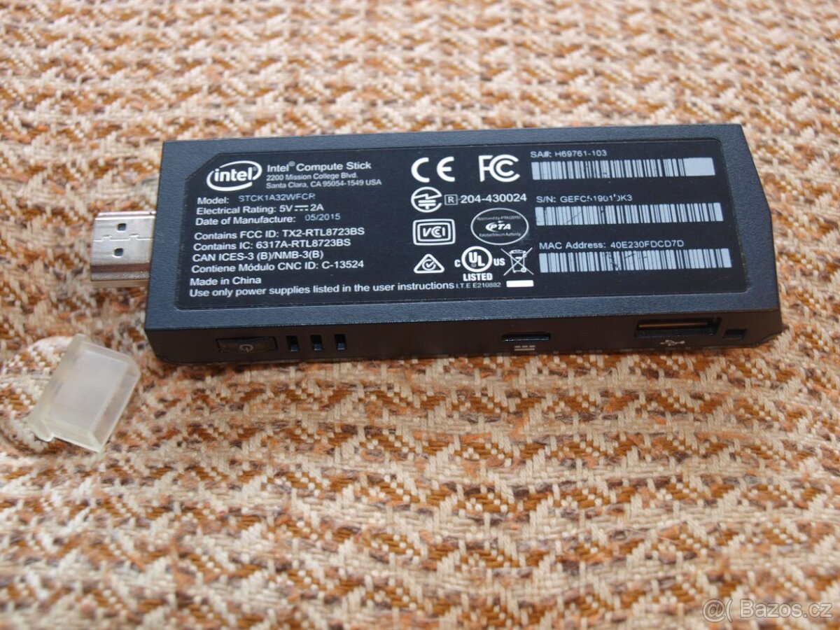 KAPESNÍ MINI POČÍTAČ INTEL COMPUTE STICK STCK1A32WFCR - 2